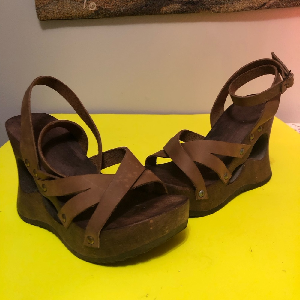 Brown Platform Shoes with Crisscross Straps
